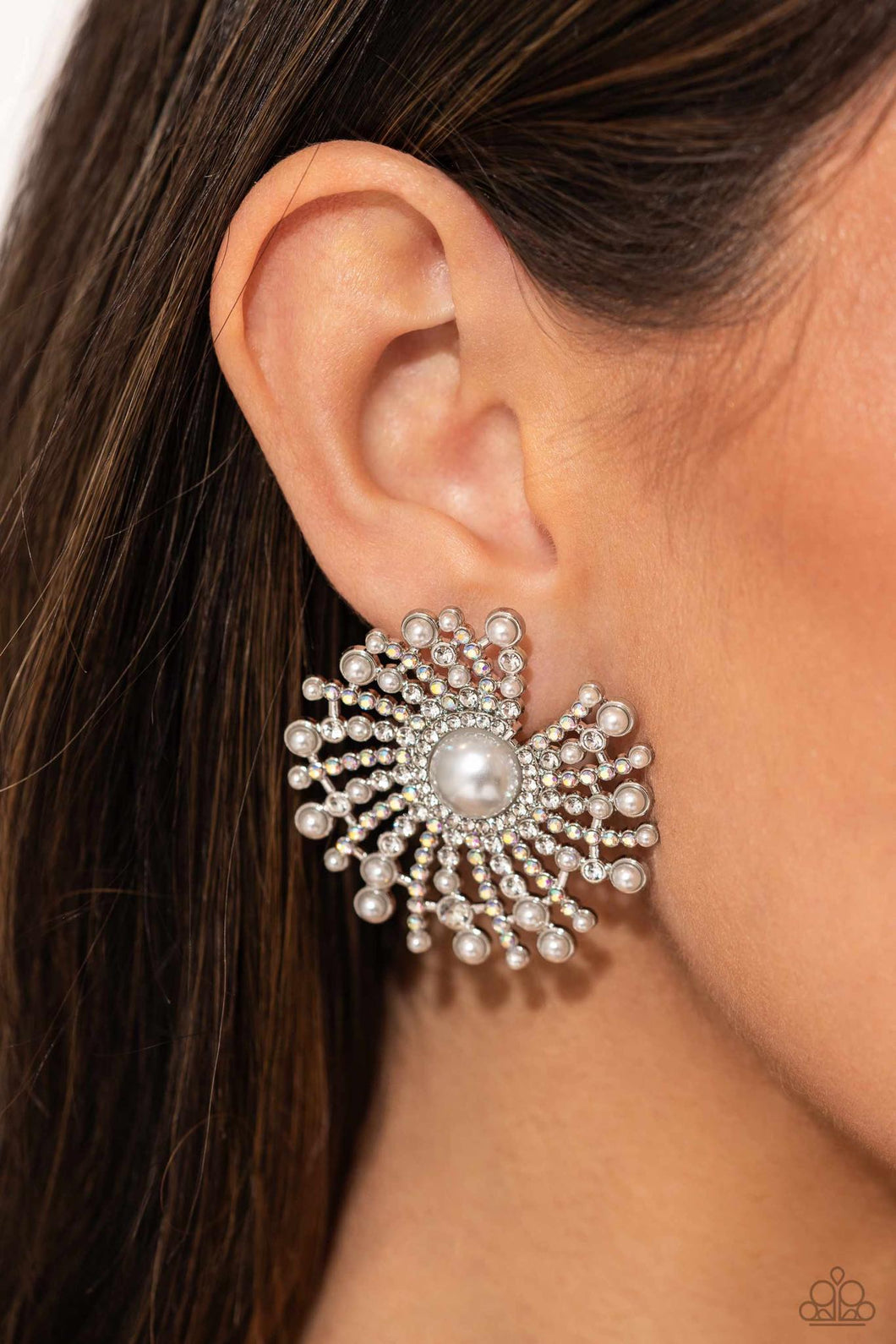 Paparazzi Jewelry - Fancy Fireworks - White (LOP Dec 2023)