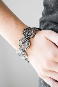 Rosy Rosette - Black