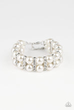 Load image into Gallery viewer, Paparazzi Jewelry - Glowing Glam - White
