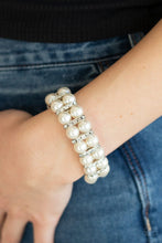 Load image into Gallery viewer, Paparazzi Jewelry - Glowing Glam - White
